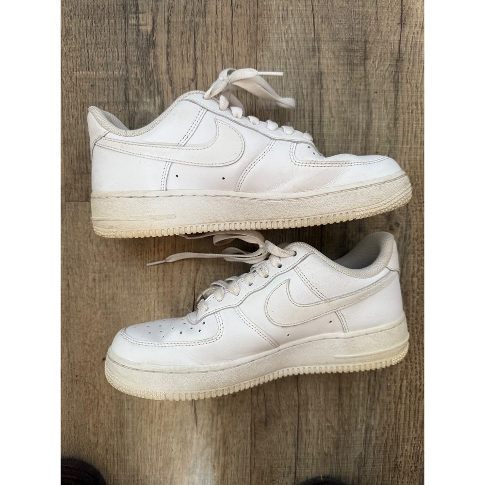 Nike Air Force 1 Low White Sneakers Classic Everyday Shoes Size 8 Womens